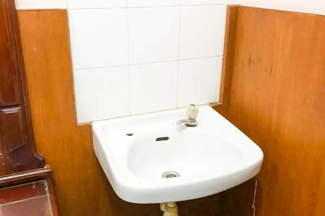 Hotel Shabine Rungkut Mitra Reddoorz Сурабая Екстериор снимка