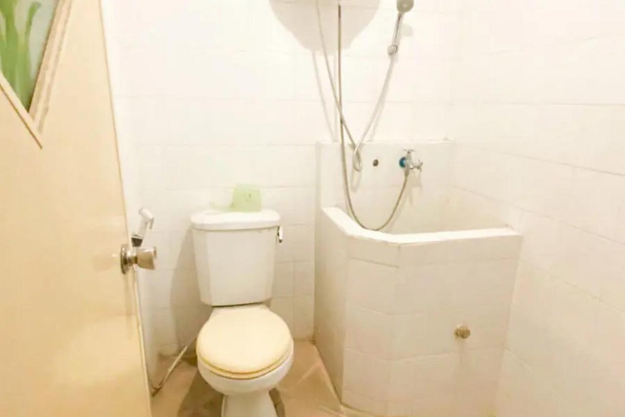 Hotel Shabine Rungkut Mitra Reddoorz Сурабая Екстериор снимка